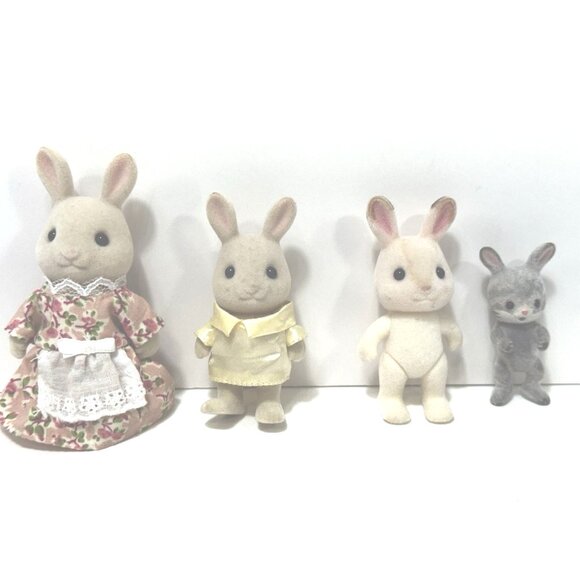 Mixed Lot of Calico Critters Sylvanian Families Bunny Rabbit Dolls & Furniture - Picture 6 of 7